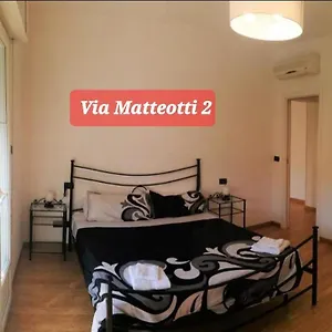 Via Matteotti & Via Carracci Apartament