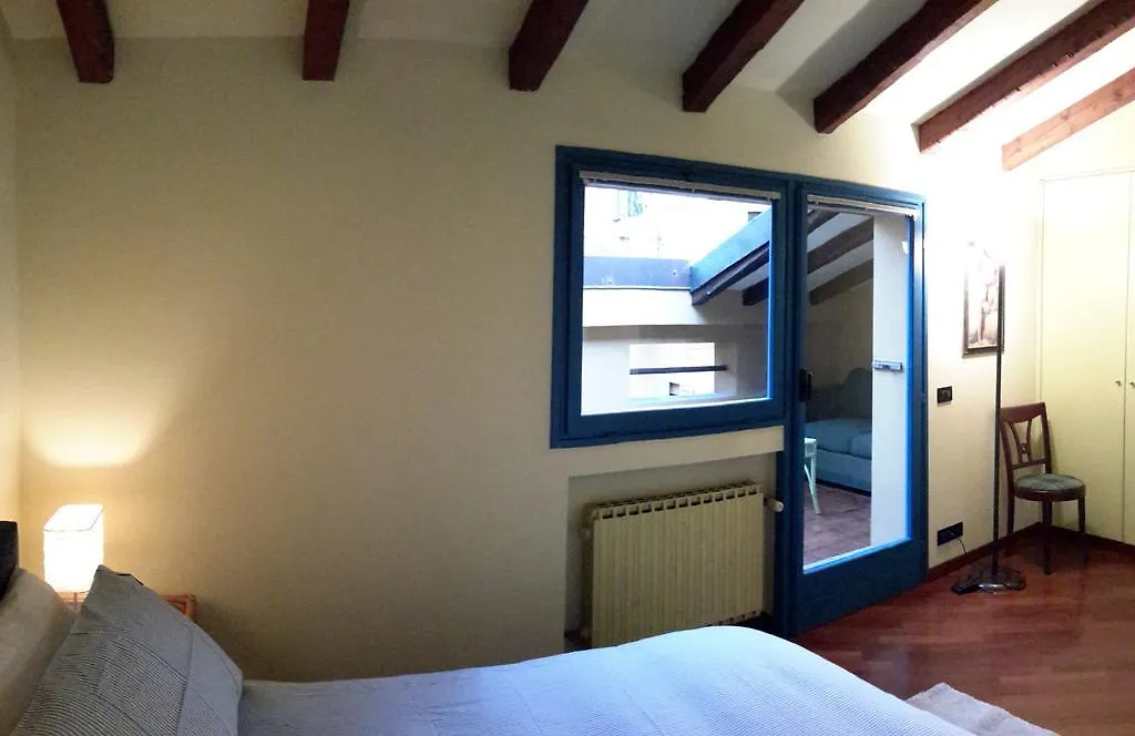 Farolfi Apartments Orso Bologna Italy